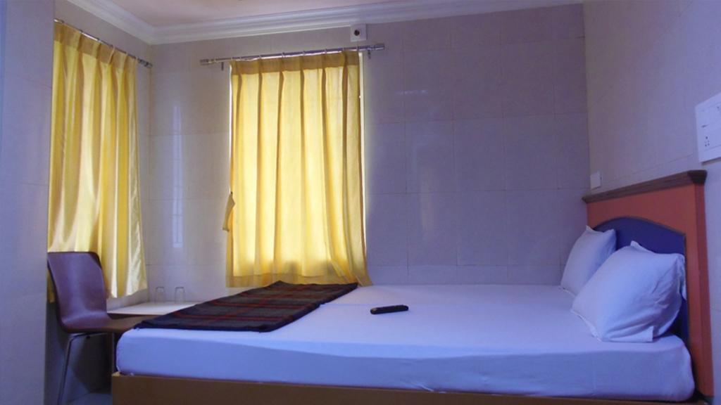 Вілла Kvr Deluxe Residency Тірупаті Номер фото