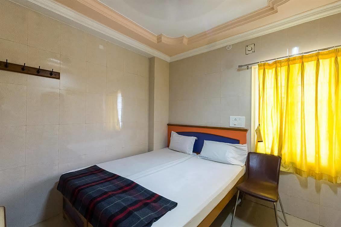 Вілла Kvr Deluxe Residency Тірупаті Екстер'єр фото